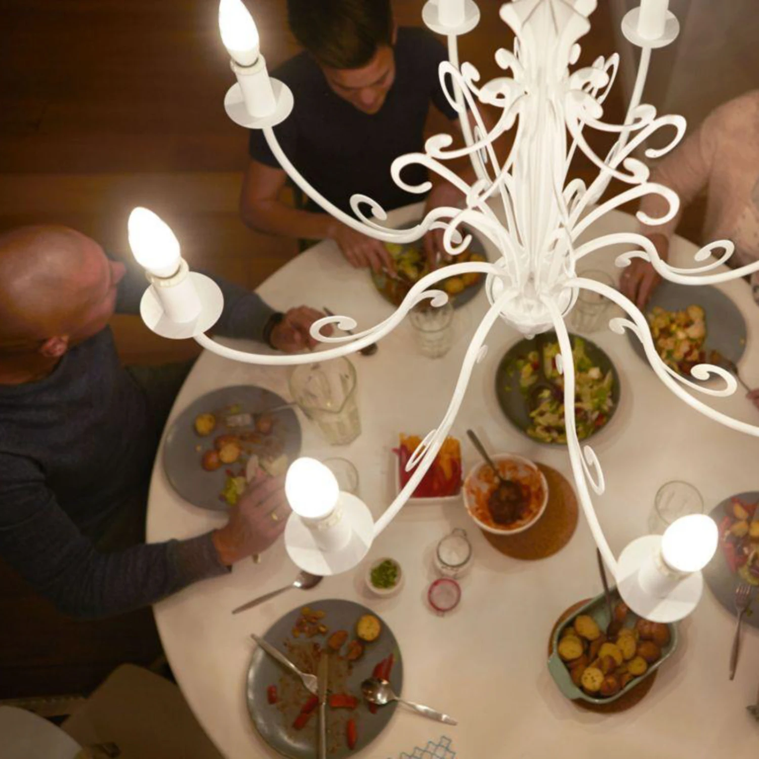 Philips LED-Kerze E14 4,9W 470m 2.700K Matt 6er 4 Philips LED-Kerze E14 4,9W 470m 2.700K Matt 6er – Bild 4