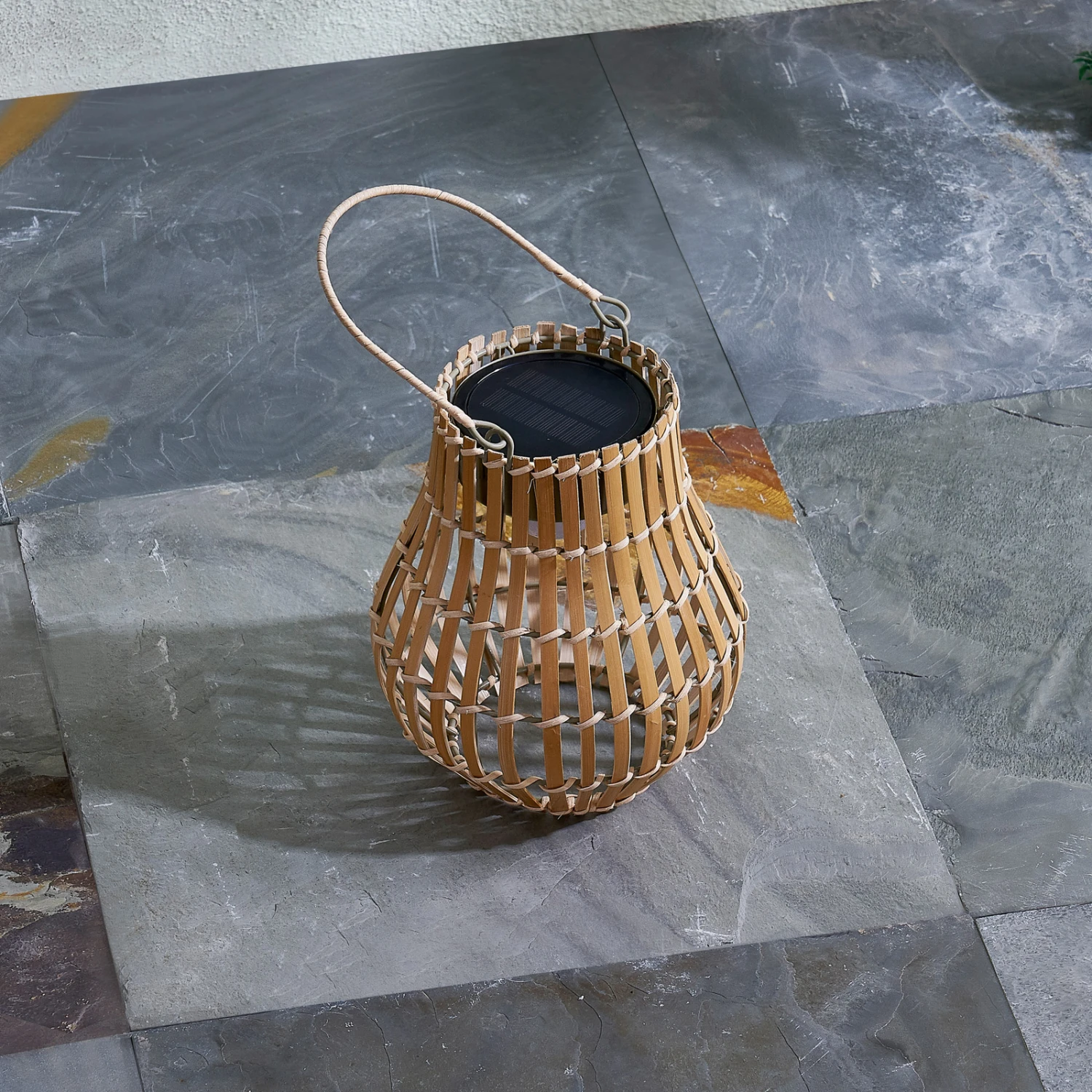 Lindby Amaria LED-Solar-Leuchte Rattan Hell 2 Lindby Amaria LED-Solar-Leuchte Rattan Hell – Bild 2