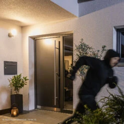 ABUS Smart WLAN Außen-Lichtkamera IP66 Schwarz 12 ABUS Smart WLAN Außen-Lichtkamera IP66 Schwarz -Modegeschäft Für Heimbeleuchtung 10022228 3