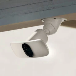 Arlo Pro 3 Flutlichtkamera, Weiß -Modegeschäft Für Heimbeleuchtung 1080025 6
