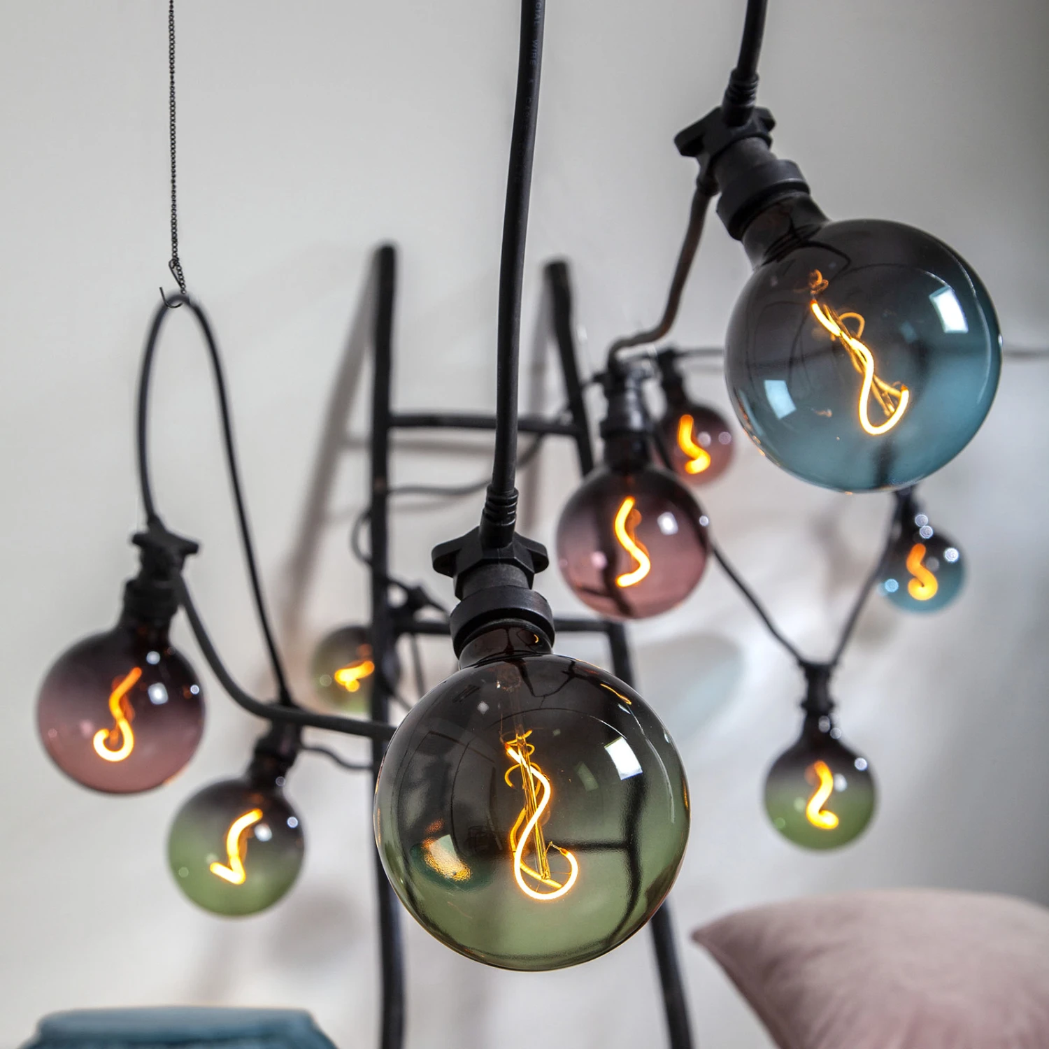 LED-Globe G125 E27 4W 2.000K Schwarz/pink Dimmbar 7 LED-Globe G125 E27 4W 2.000K Schwarz/pink Dimmbar – Bild 7