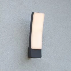 LED-Außenwandleuchte Kira Mit Tuya-Technologie