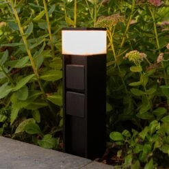 LED-Sockelleuchte Mains Mit Steckdosen