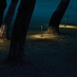 FLOS Walkstick Pipe 2 Wegeleuchte, 2.700K, Schwarz -Modegeschäft Für Heimbeleuchtung 3510891 2