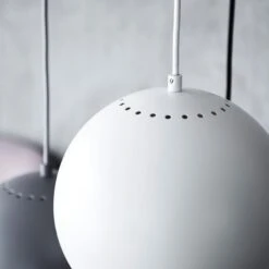 FRANDSEN Ball Hängelampe, Ø 25 Cm, Weiß Matt 5 FRANDSEN Ball Hängelampe, Ø 25 Cm, Weiß Matt -Modegeschäft Für Heimbeleuchtung 3574149 2