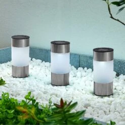 Lindby Jocob LED-Solarleuchte M. Erdspieß, 3er-Set