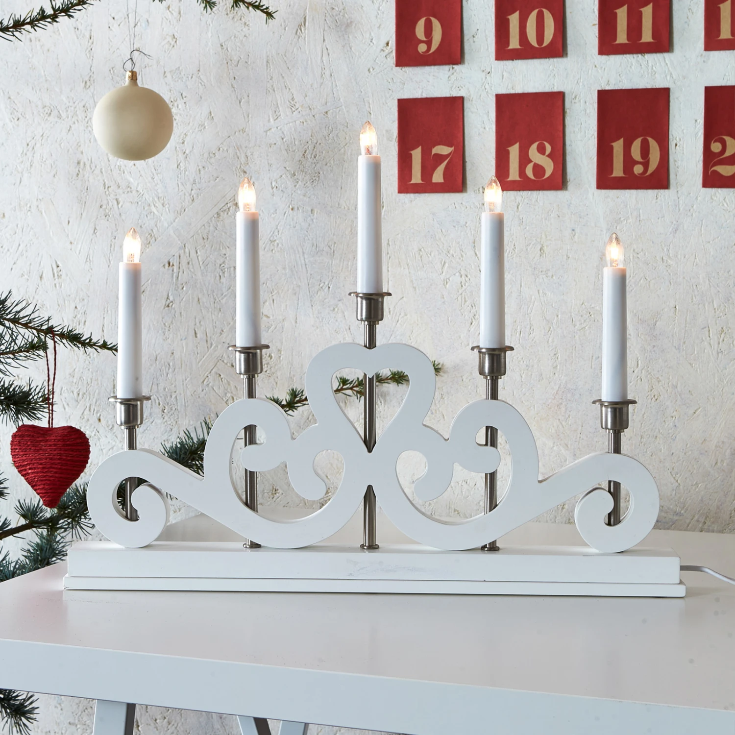 Markslöjd Lichterbogen Eneby Aus Holz, Fünfflammig, Weiß 2 Markslöjd Lichterbogen Eneby Aus Holz, Fünfflammig, Weiß – Bild 2