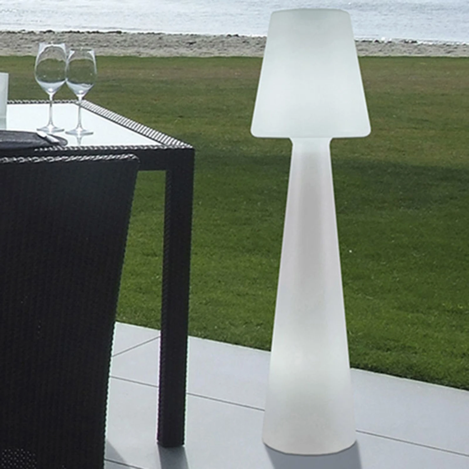 Newgarden Lola Stehleuchte Höhe 110 Cm Warmweiß 2 Newgarden Lola Stehleuchte Höhe 110 Cm Warmweiß – Bild 2