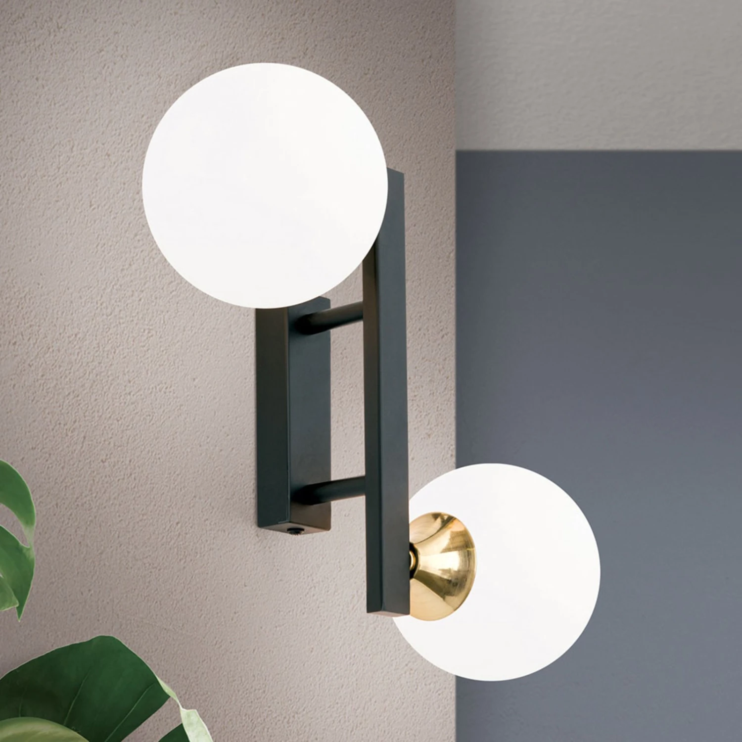 Wandleuchte Snowwhite Mit Glaskugeln, Schwarz 1 Wandleuchte Snowwhite Mit Glaskugeln, Schwarz