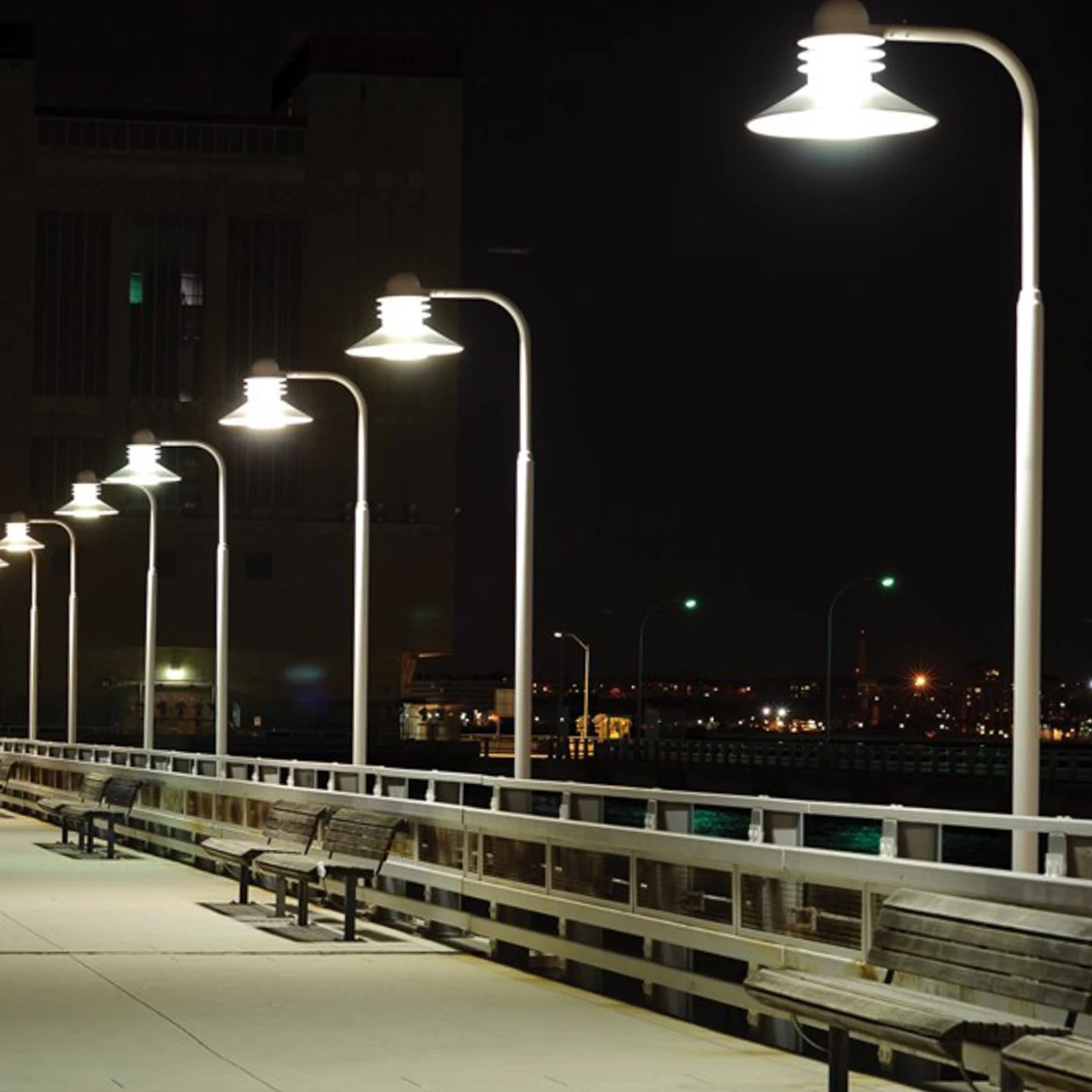 Sylvania LED-Lampe E40 Inkl. PIR-Sensor 115W 4000K 2 Sylvania LED-Lampe E40 Inkl. PIR-Sensor 115W 4000K – Bild 2