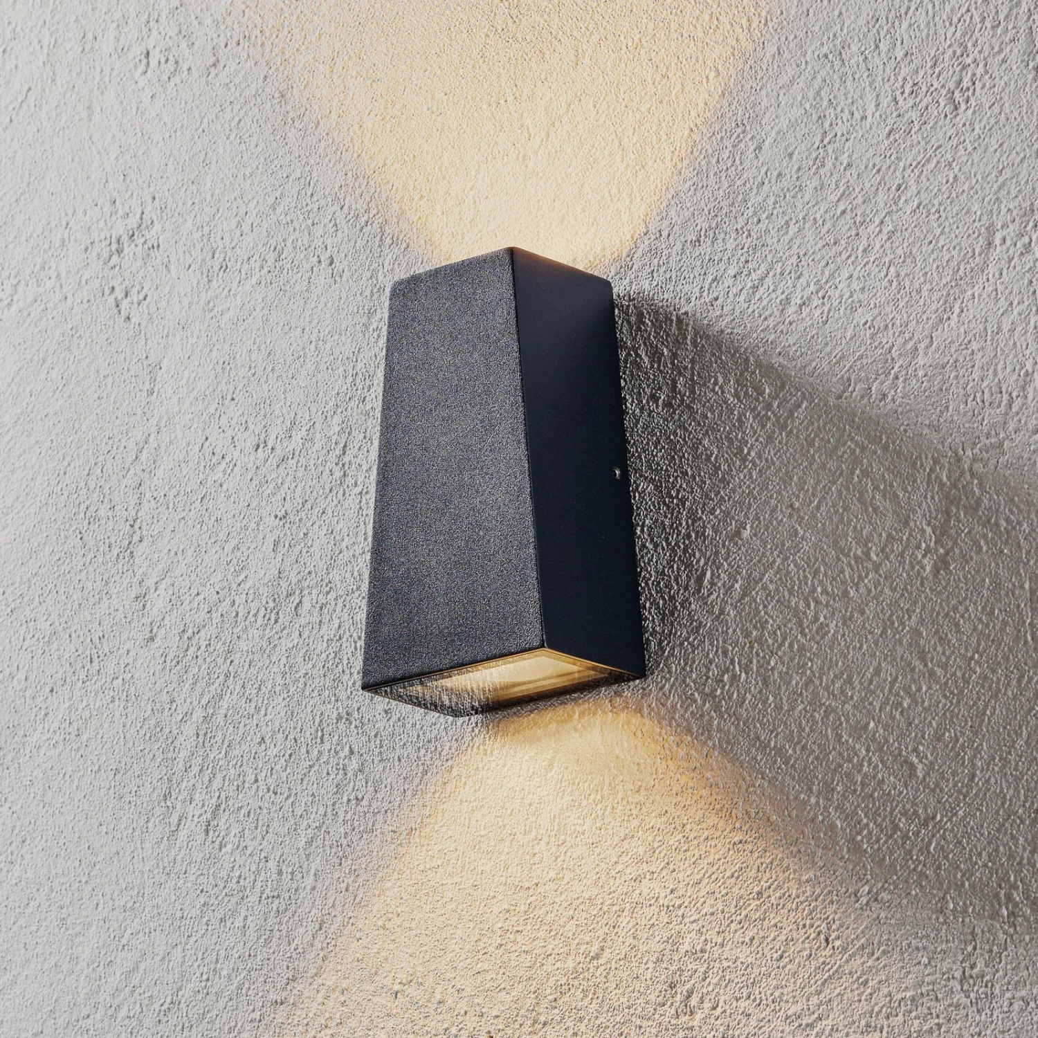 THORNeco Holly Cone Square Up/Down LED-Wandleuchte 1 THORNeco Holly Cone Square Up/Down LED-Wandleuchte