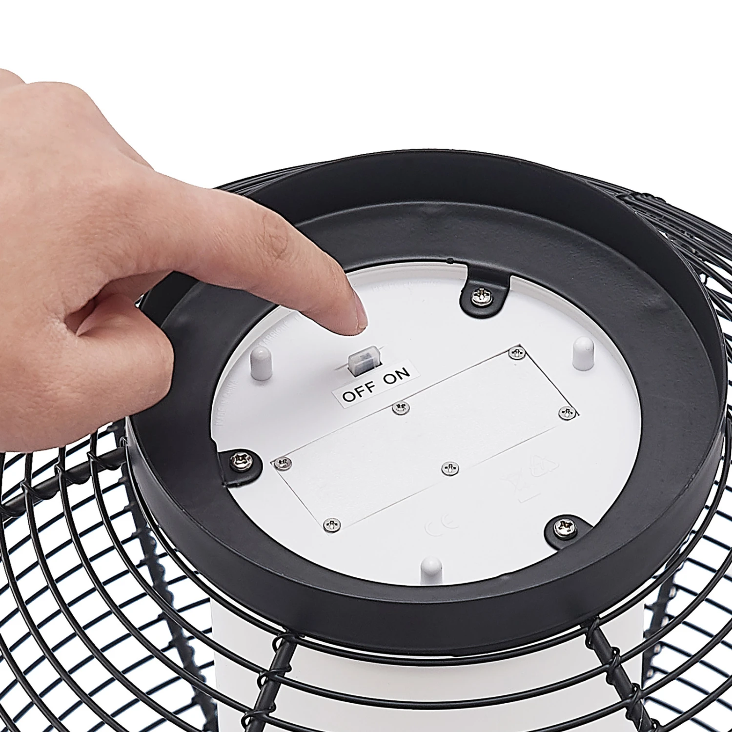 Lindby Mairuna LED-Solar-Laterne, Schwarz, 30,8 Cm 8 Lindby Mairuna LED-Solar-Laterne, Schwarz, 30,8 Cm – Bild 8