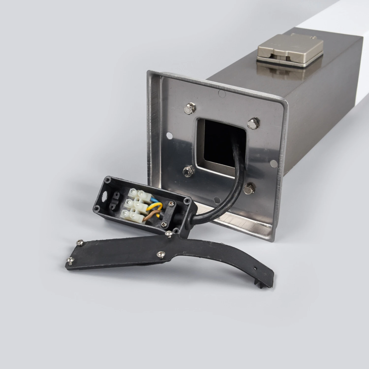 Energiesäule Lorian Mit Beleuchtung 8 Energiesäule Lorian Mit Beleuchtung – Bild 8